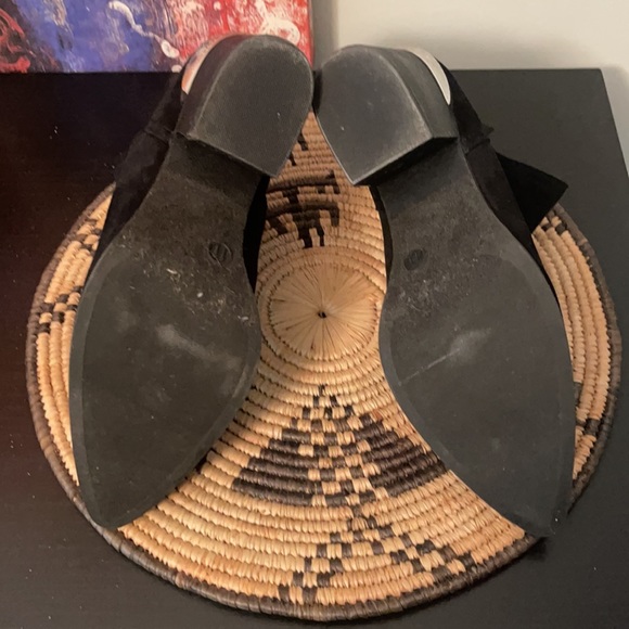 Black chunky heeled short boot - Picture 5 of 5